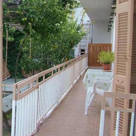 George Apartment Aegina